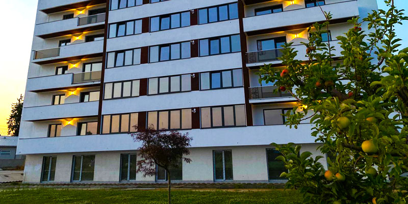 Piscina si Restaurant - DEX Residence